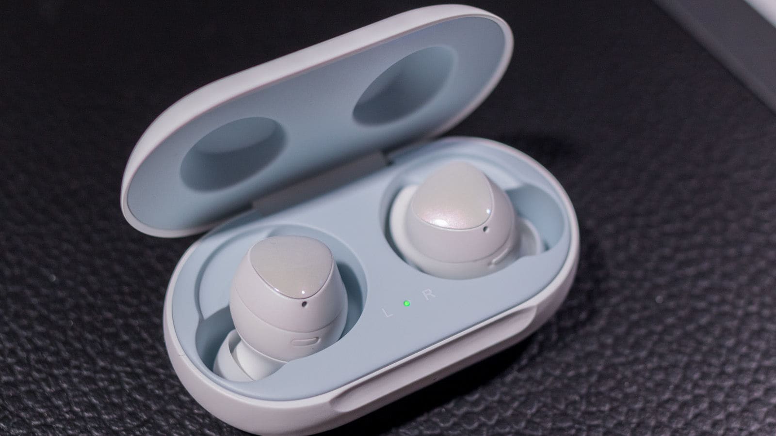 Преглед на слушалките Galaxy Buds Plus Преглед на слушалките Galaxy Buds Plus