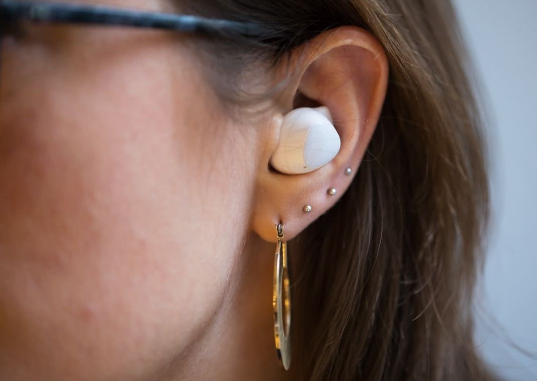 Samsung Galaxy Buds Plus в ушите Samsung Galaxy Buds Plus в ушите