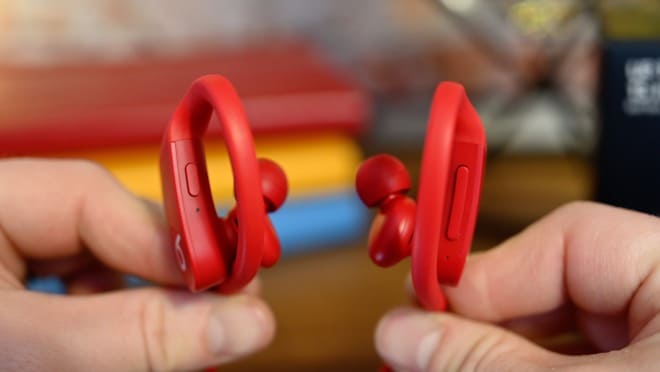 Побеждава Powerbeats 4 бутона Побеждава Powerbeats 4 бутона