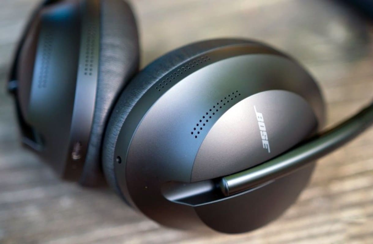 ОТМЕНЯНЕ НА ШУМА НА ШУМА 700 ОТМЕНЯНЕ НА ШУМА BOSE 700 най-добри слушалки в пълен размер