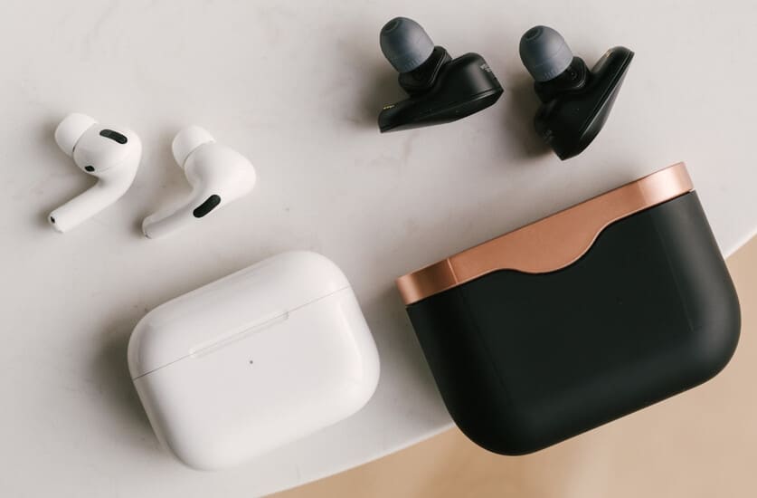 AirPods Pro или Sony WF-1000XM3 AirPods Pro или Sony WF-1000XM3