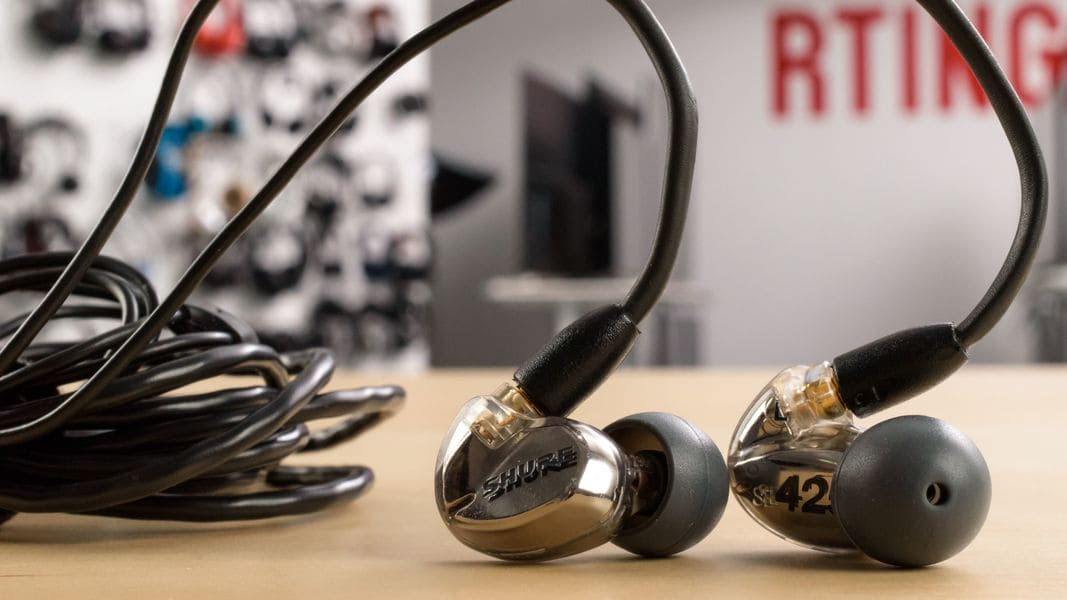 Shure SE425 Най-добрите вакуумни слушалки Shure SE425